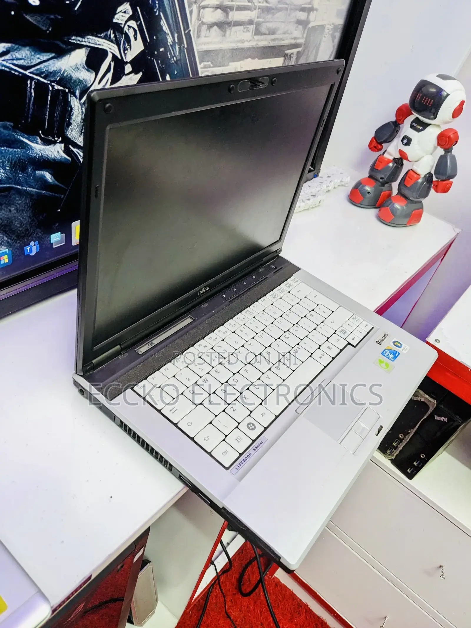 Laptop Fujitsu Lifebook E743 3GB Intel Core 2 Duo HDD 350GB