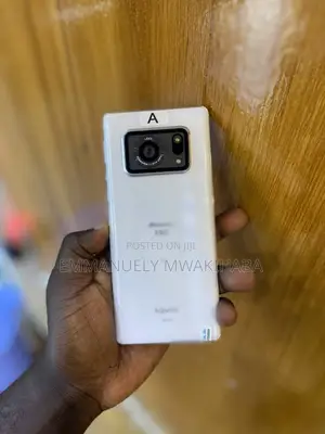 New Sharp Aquos R6 128 GB White