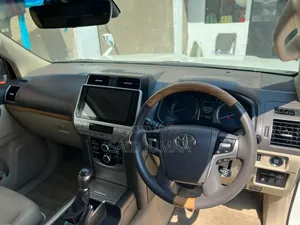 Toyota Land Cruiser Prado 2.7 2018 White