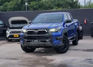 New Toyota Hilux 2023 Blue