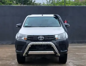 Toyota Hilux 2015 White