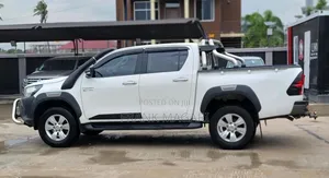 Toyota Hilux 2015 White