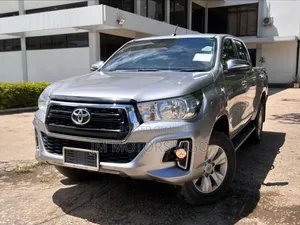 Toyota Hilux 2018 Silver