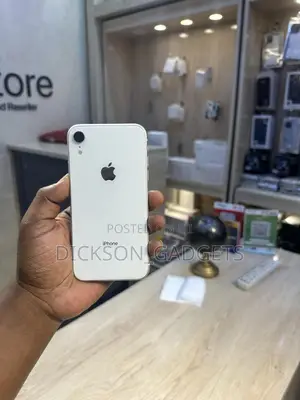 Apple iPhone XR 64 GB White