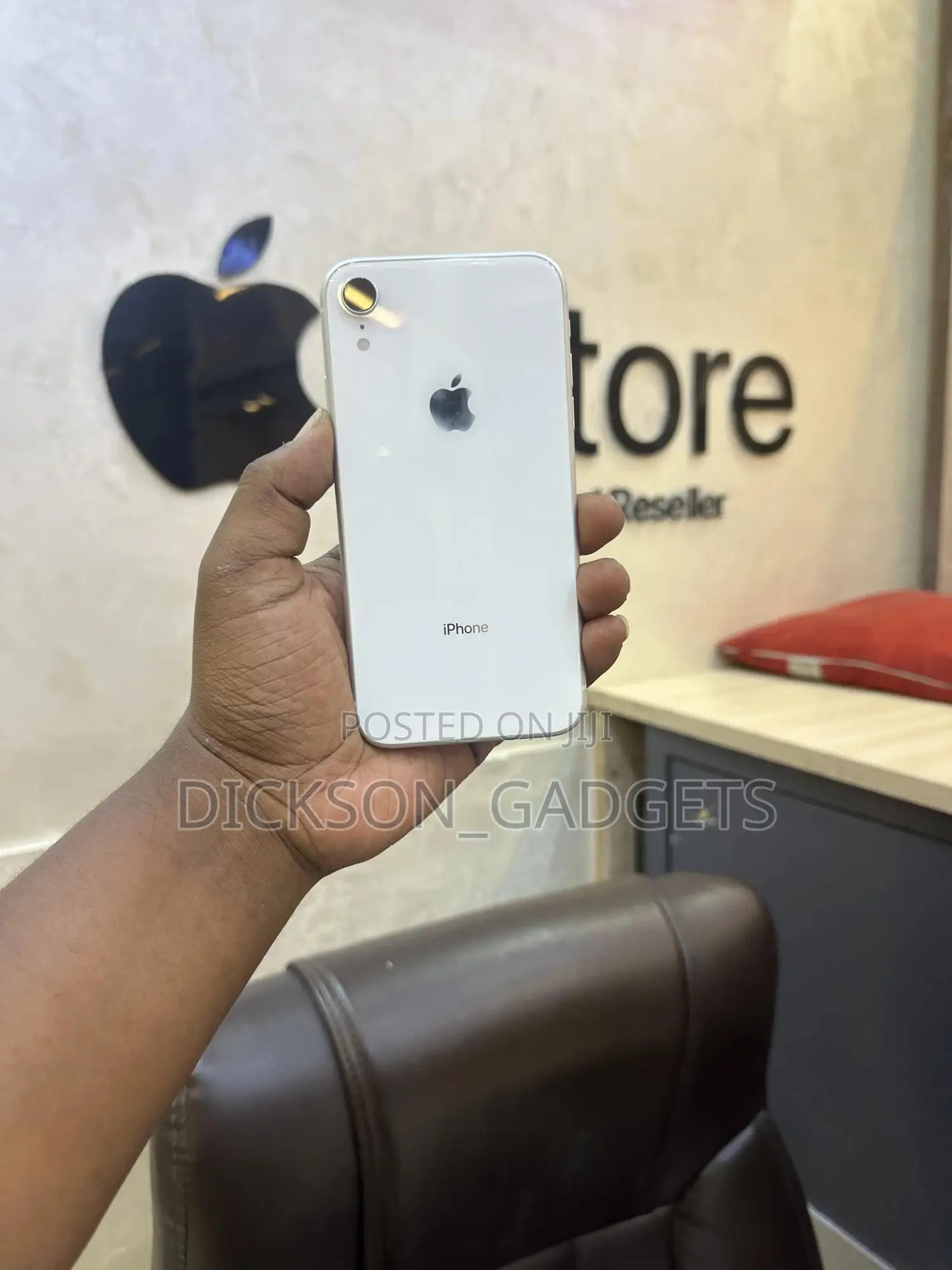 Apple iPhone XR 64 GB White