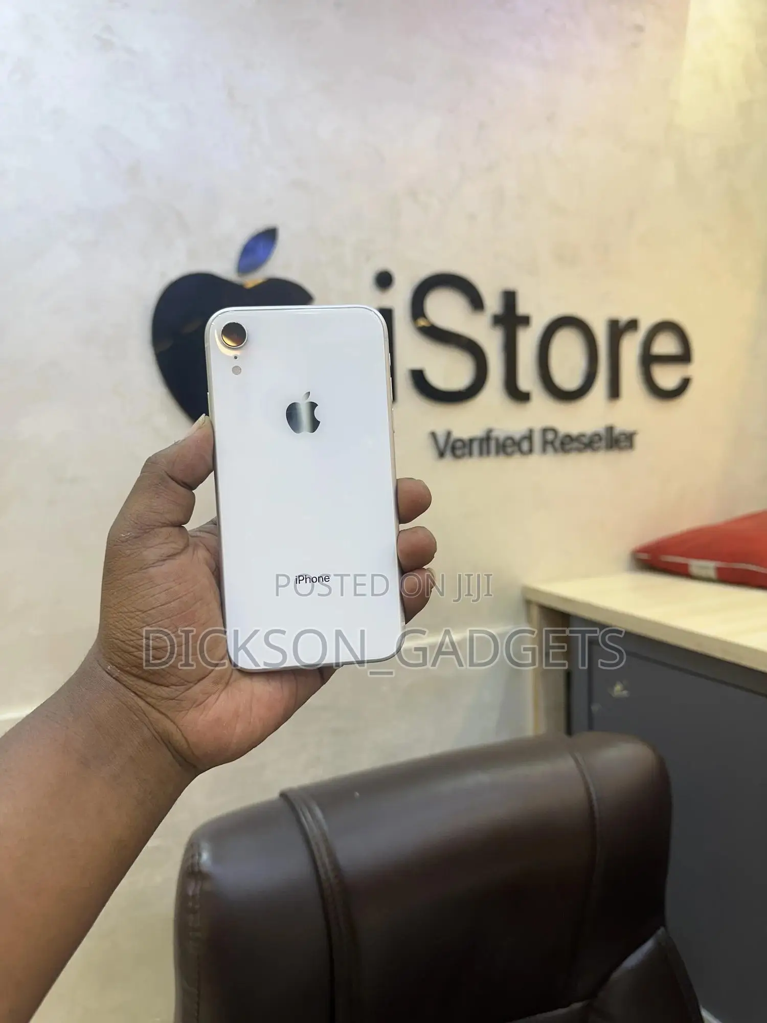 Apple iPhone XR 64 GB White