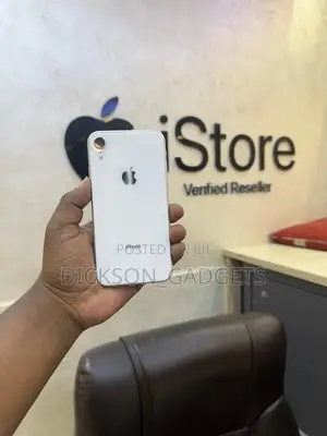 Apple iPhone XR 64 GB White