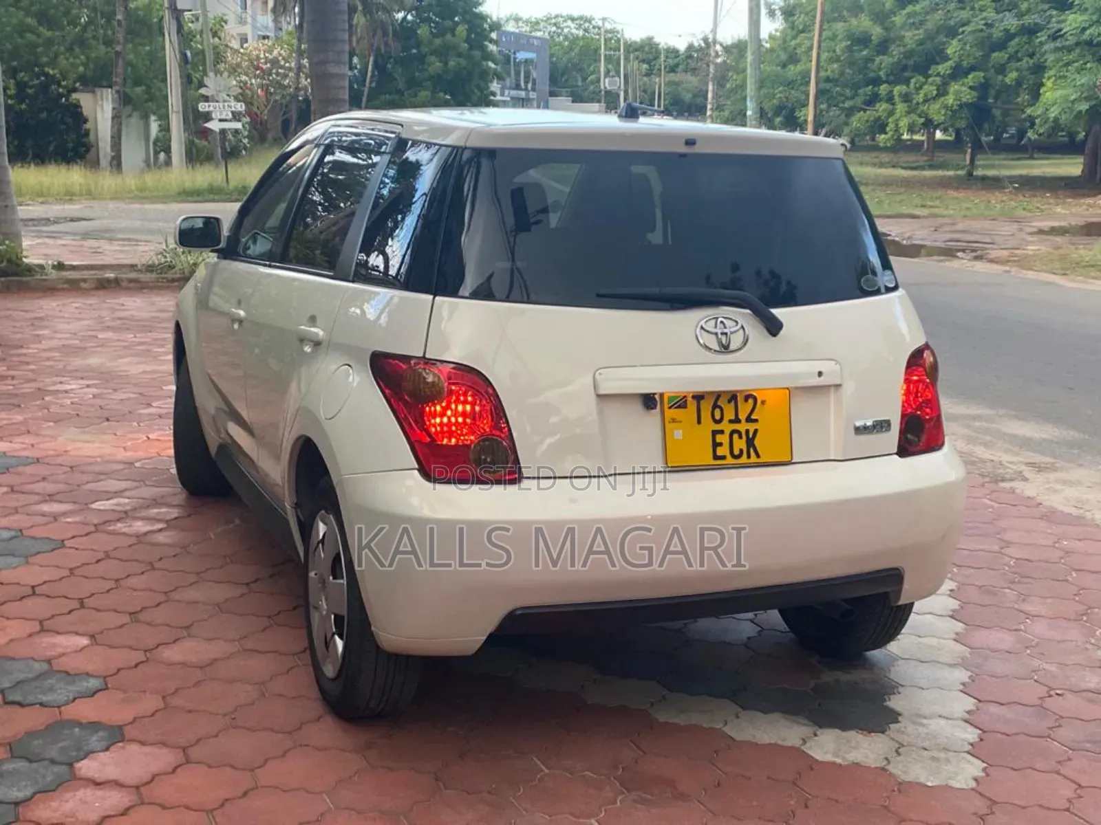 Toyota IST 2004 White