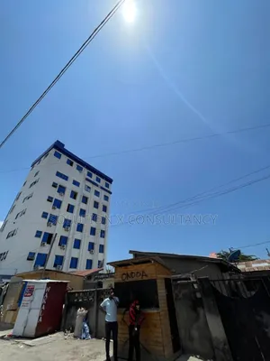 Uwanja Unauzwa Mwenge