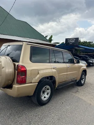Nissan Patrol 2008 Gold