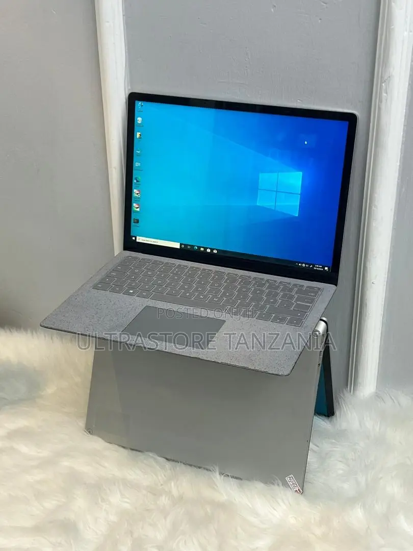 New Laptop Microsoft Surface Laptop 2 8GB Intel Core I5 SSD 256GB