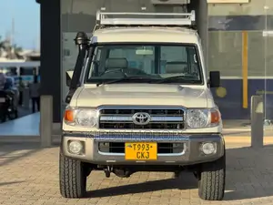 Toyota Land Cruiser 2012 White