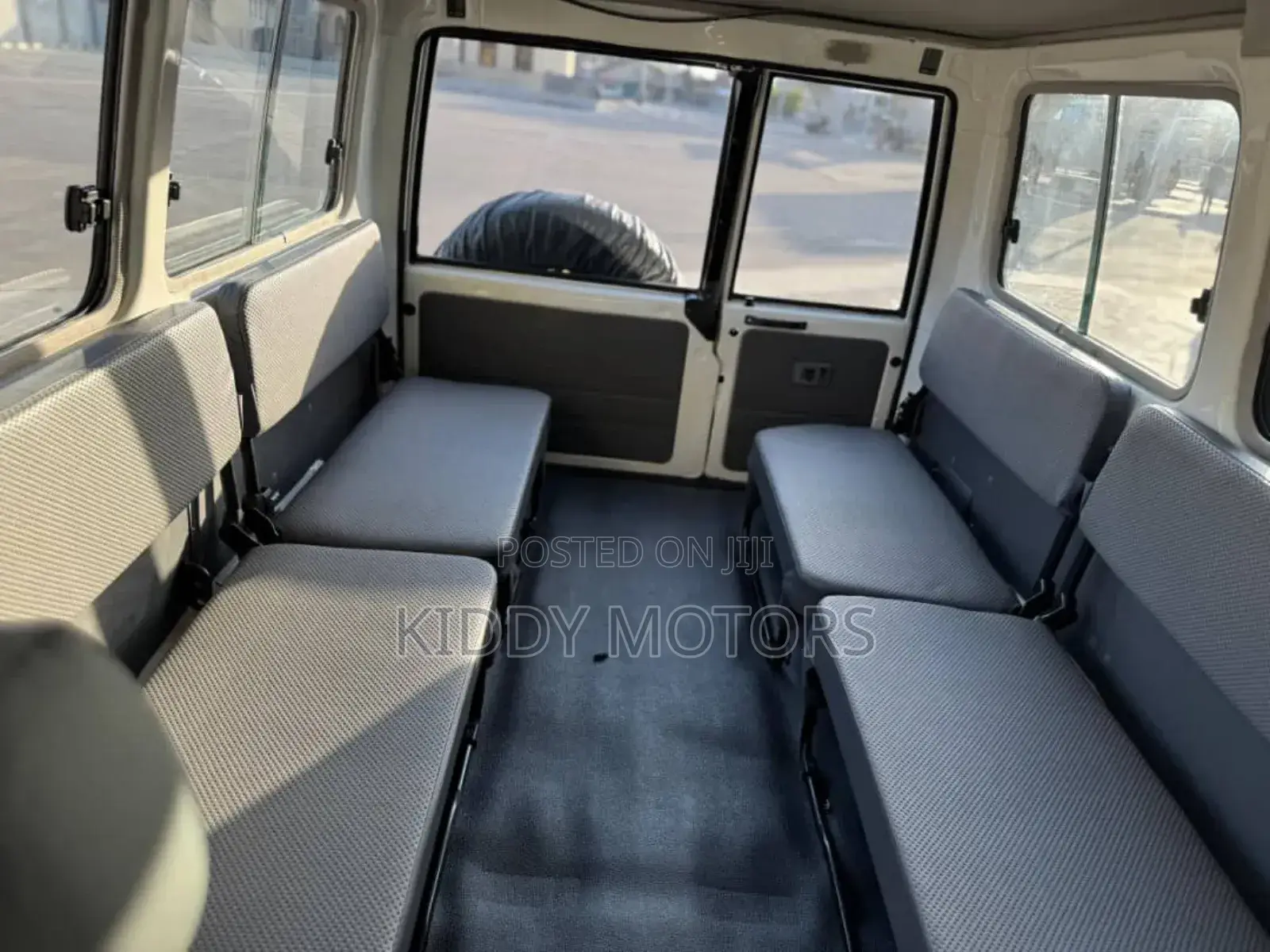 Toyota Land Cruiser 2012 White