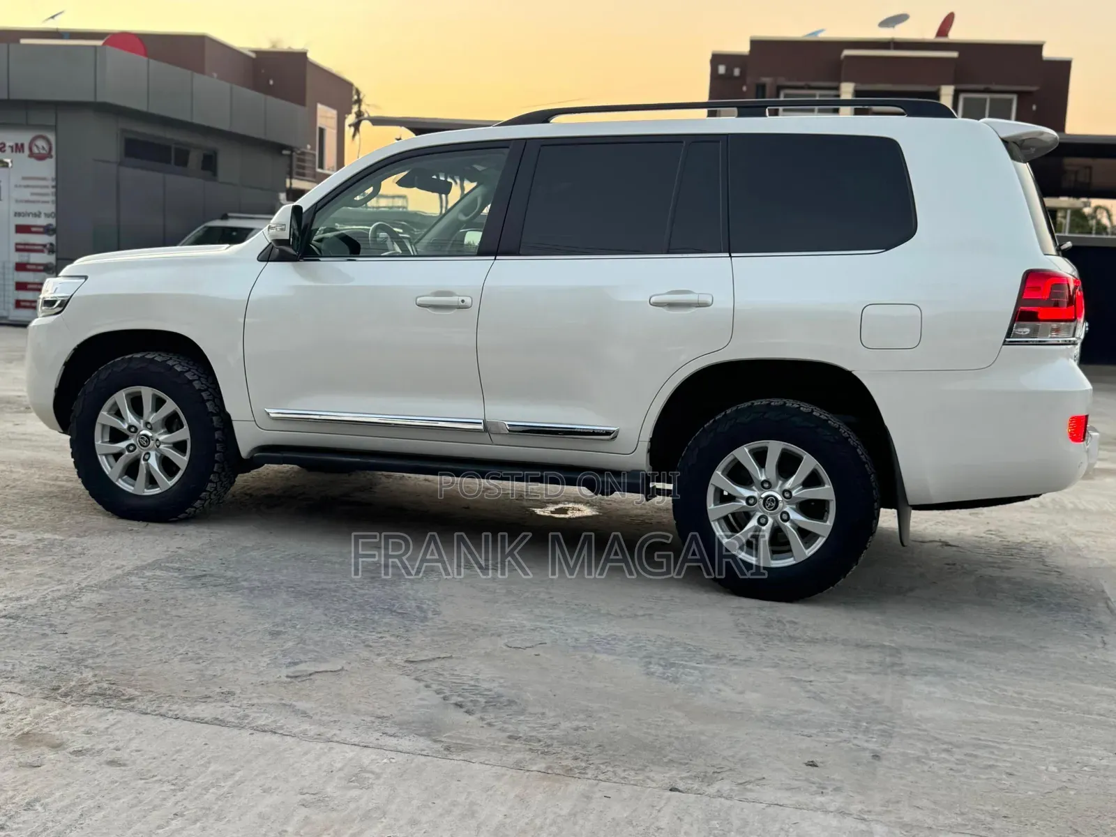 Toyota Land Cruiser 2017 White