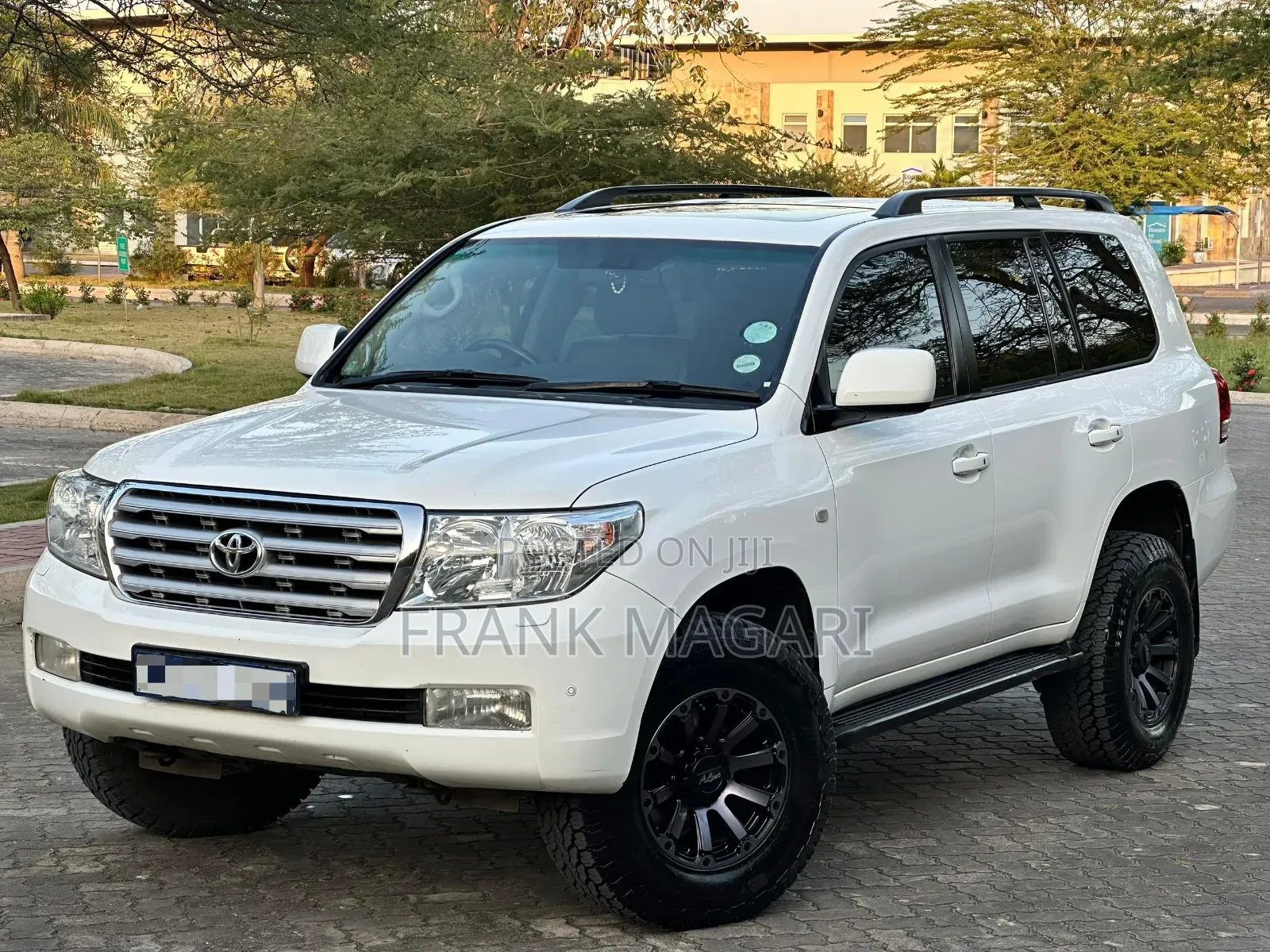 Toyota Land Cruiser 2008 White
