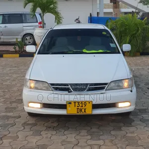 Toyota Carina 2000 White