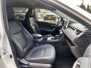 Toyota RAV4 2019 White