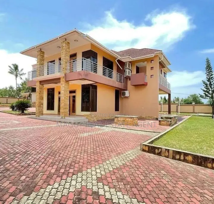 Furnished 5bdrm House in Boko, Bunju for rent
