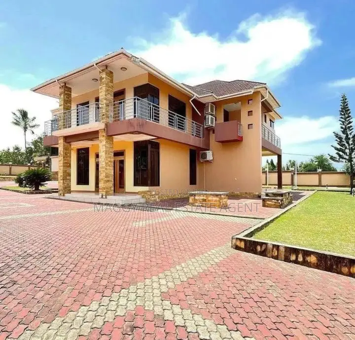 Furnished 5bdrm House in Boko, Bunju for rent