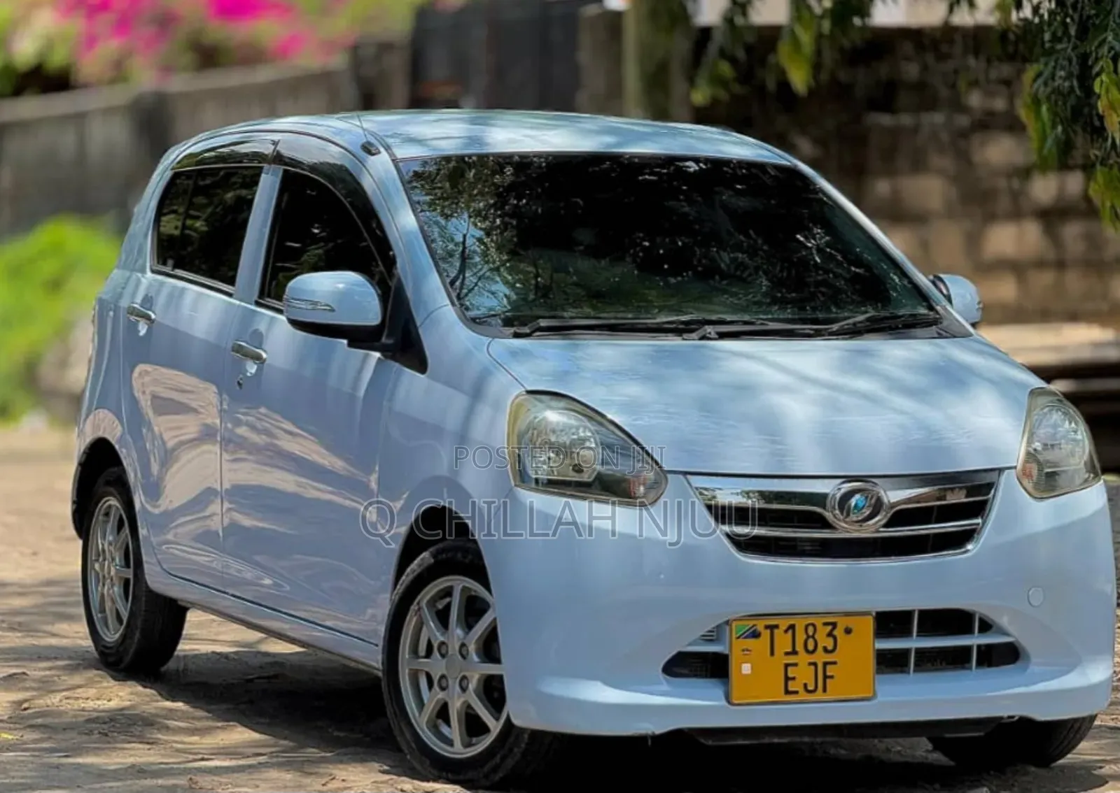 Daihatsu Mira 2011 White