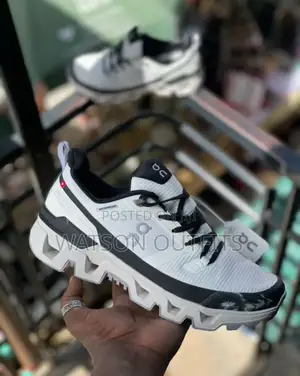 Qc Sneakers/Shoes