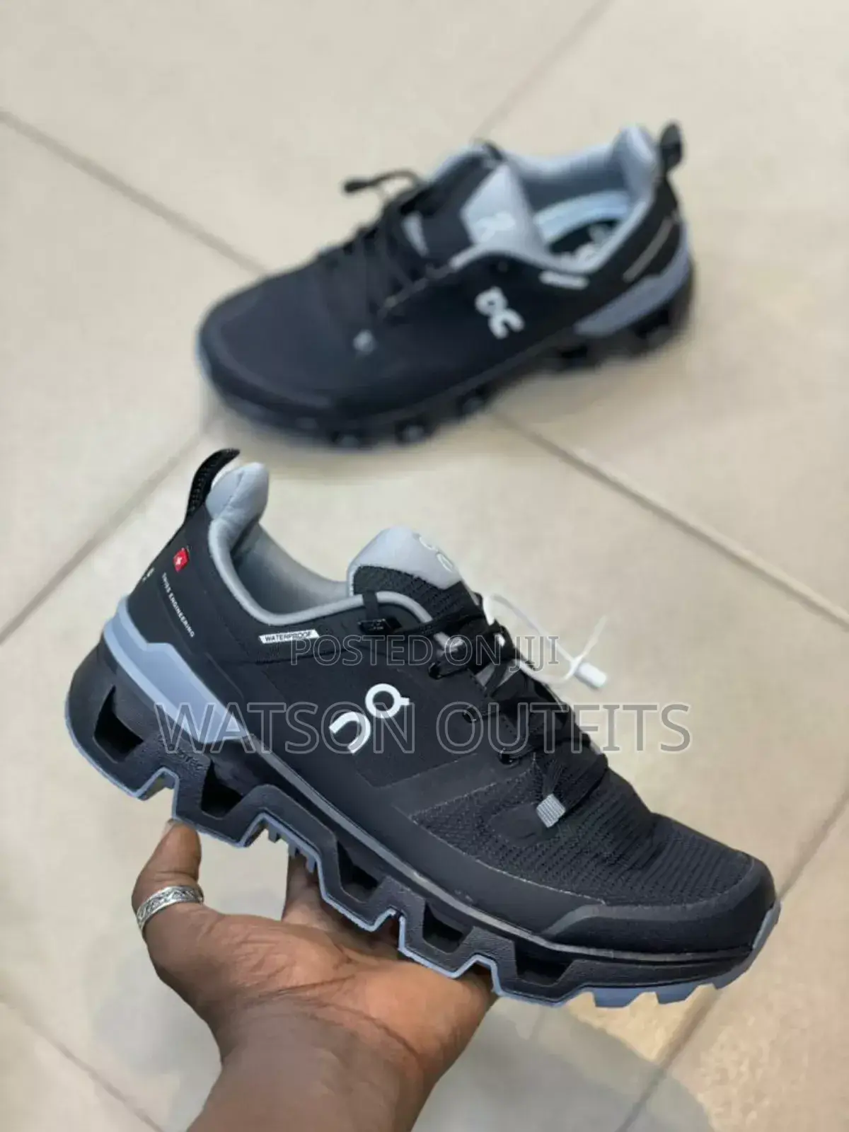 Qc Sneakers/Shoes