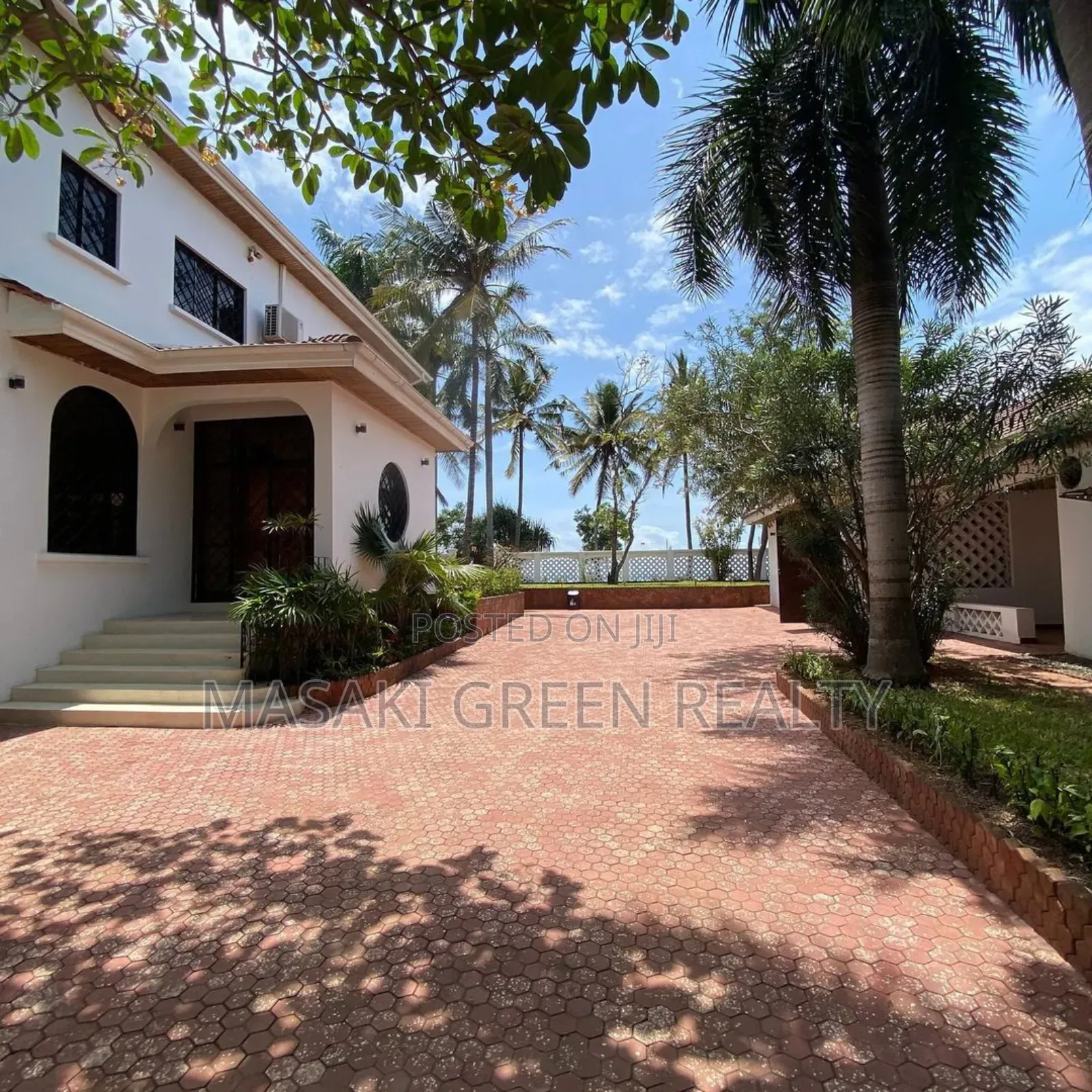 5bdrm House in Mbezi Estate, Kinondoni for sale