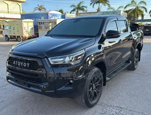 Toyota Hilux 2022 Black