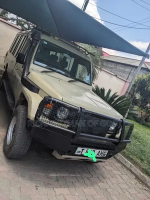 Toyota Land Cruiser 2004 Beige