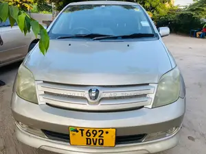 Toyota IST 2005 Silver