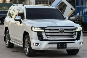 Toyota Land Cruiser 2023 White