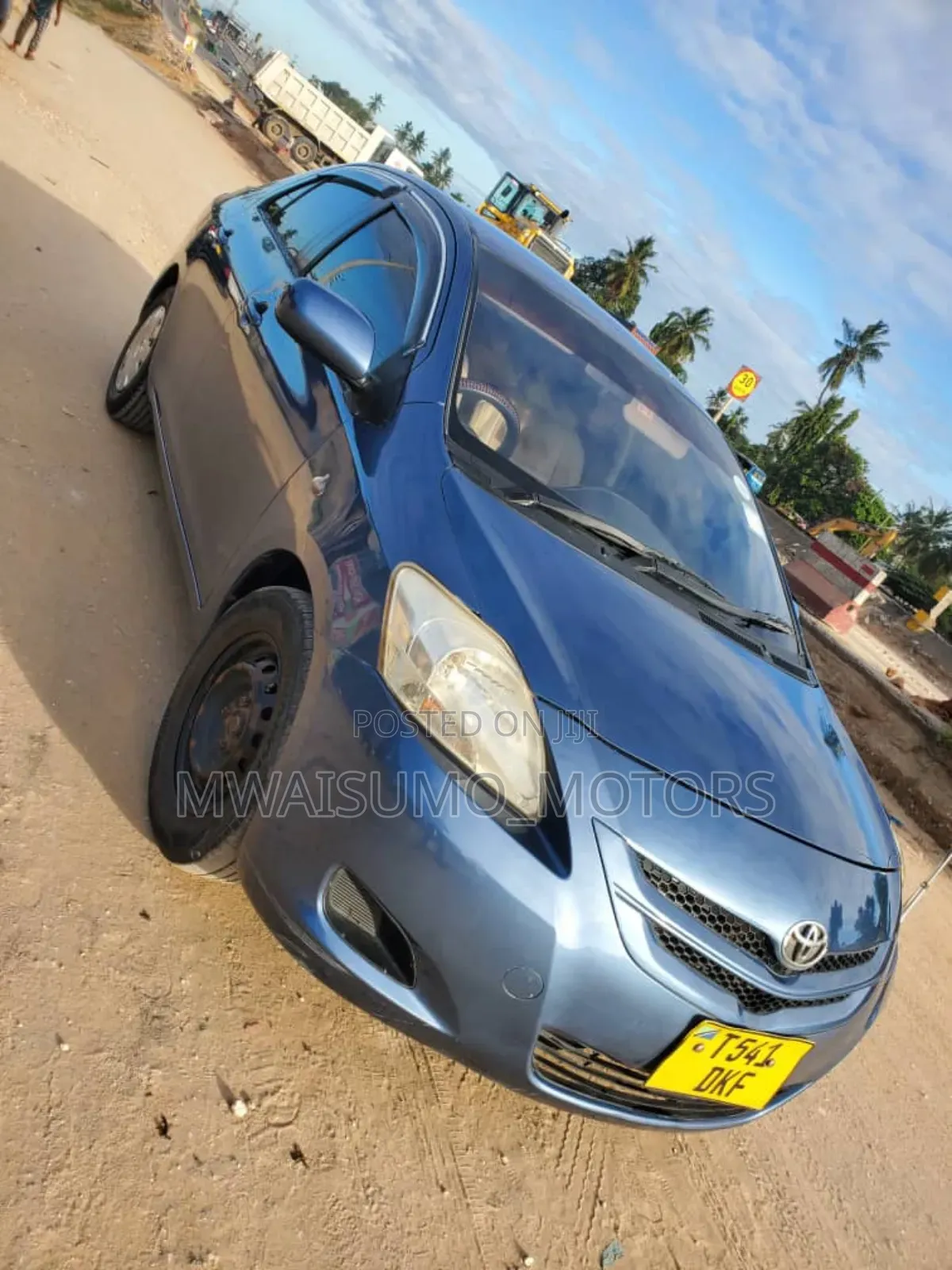 Toyota Belta 2005 Blue