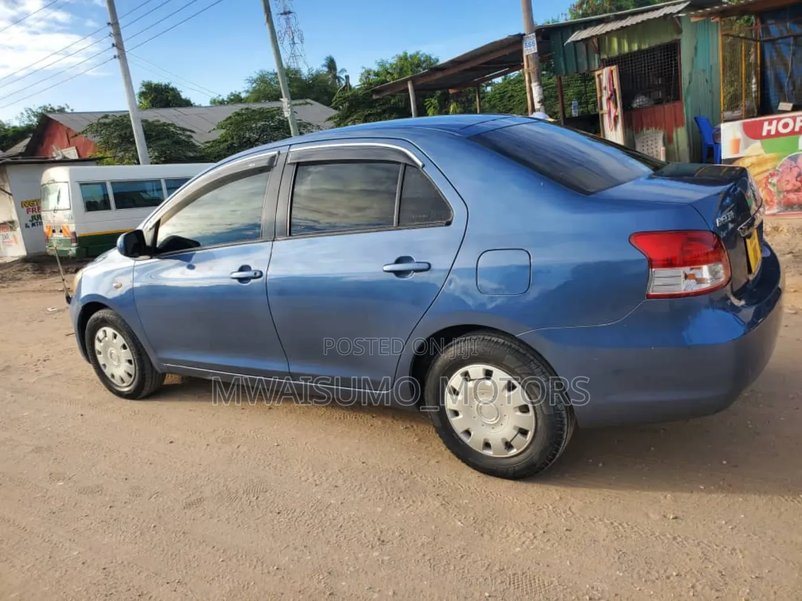 Toyota Belta 2005 Blue