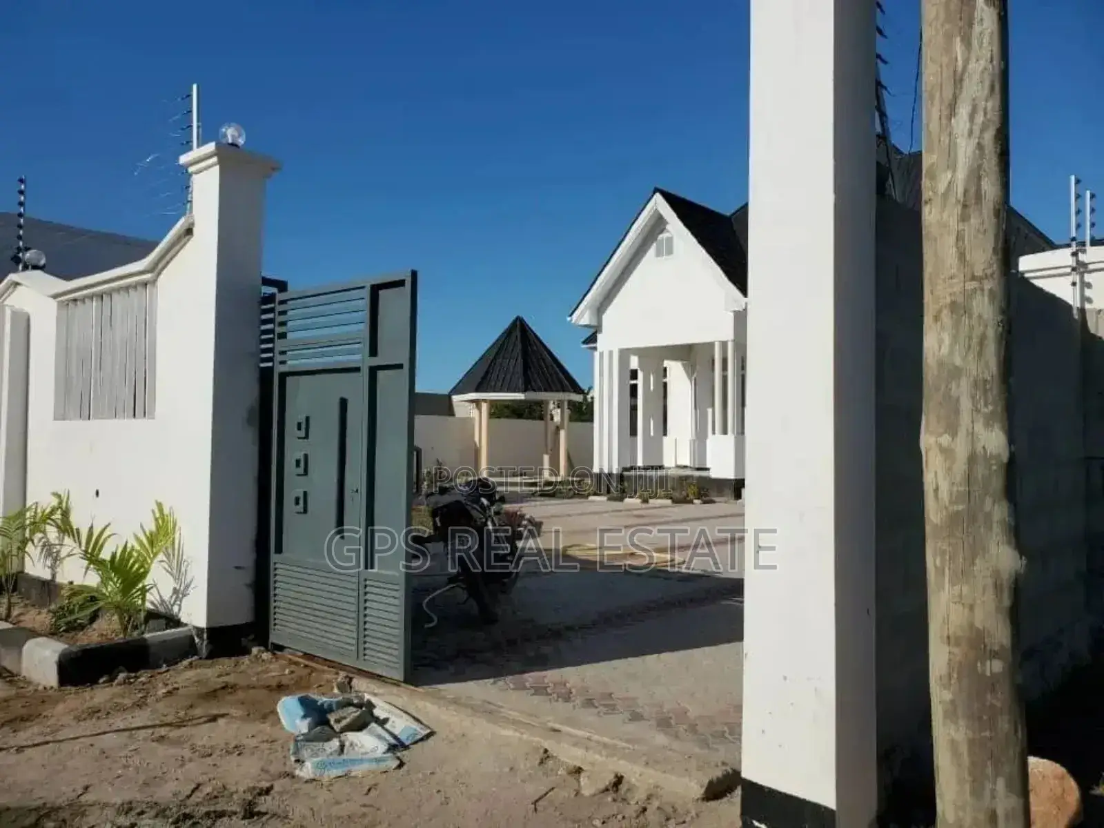 4bdrm House in Kibada Shangwe, Kigamboni for sale