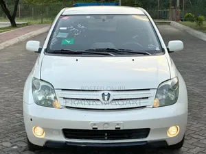 Toyota IST 2004 White