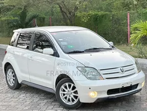 Toyota IST 2004 White