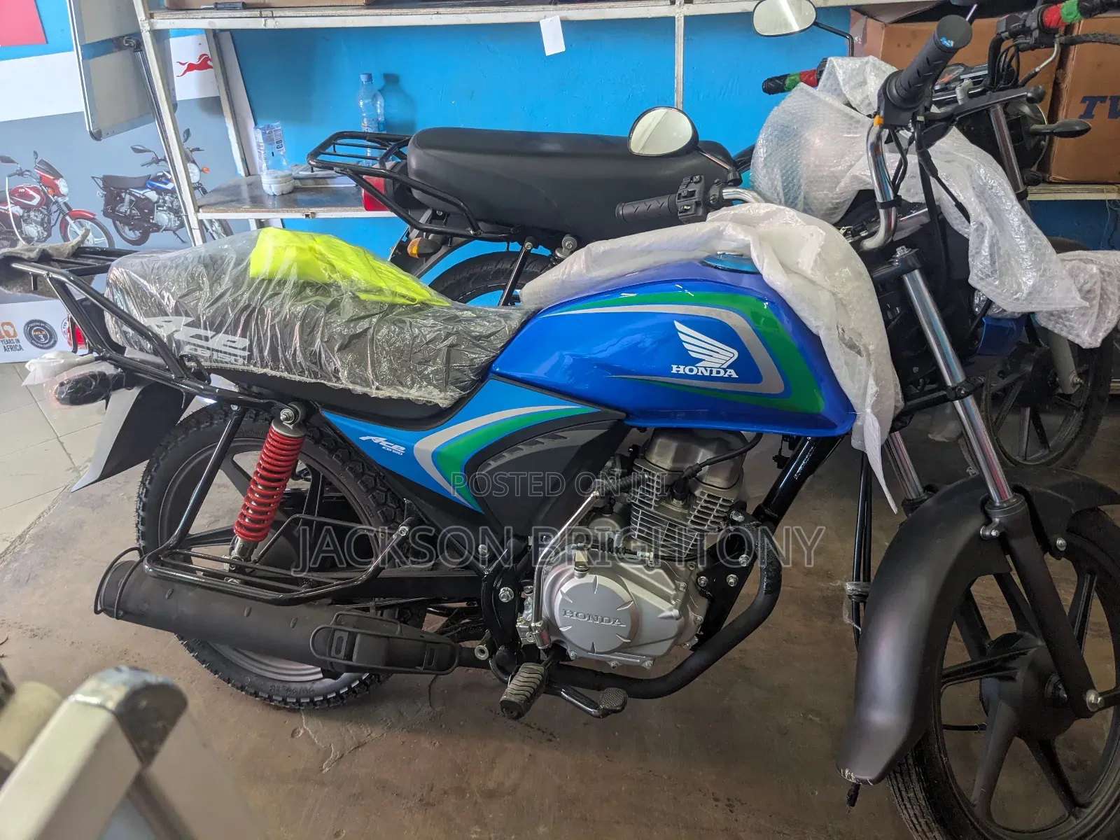 New Honda CB 2024 Blue