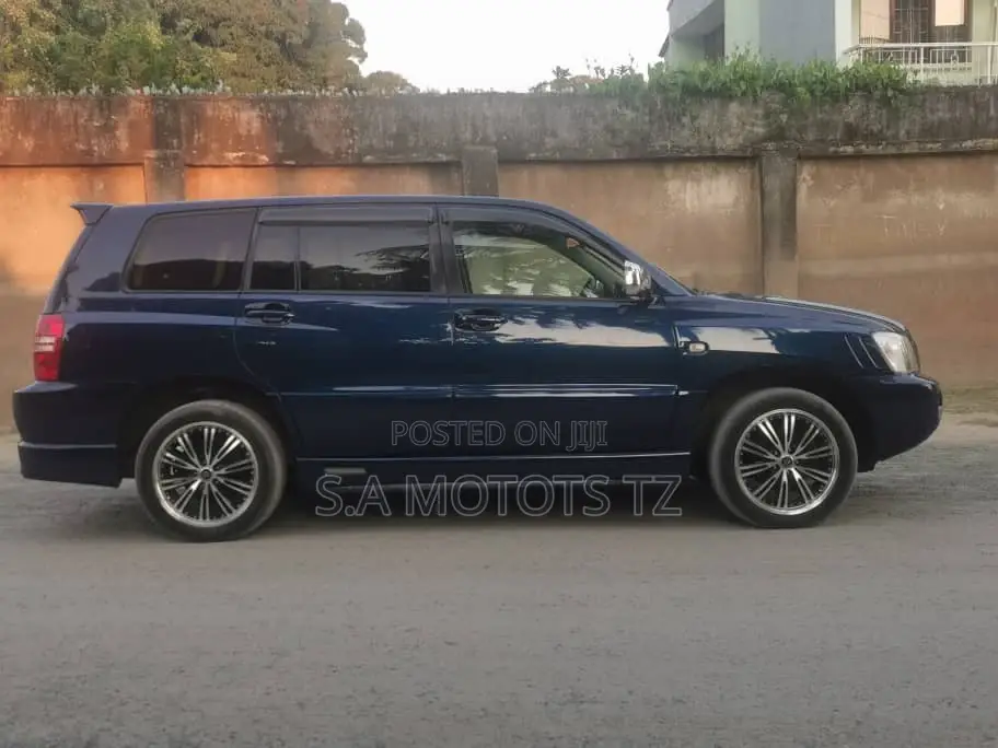 Toyota Kluger 2003 Blue