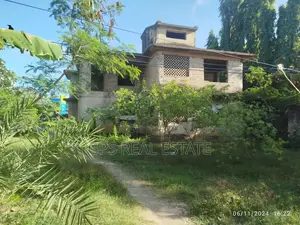 5bdrm House in Msasani, Kinondoni for sale