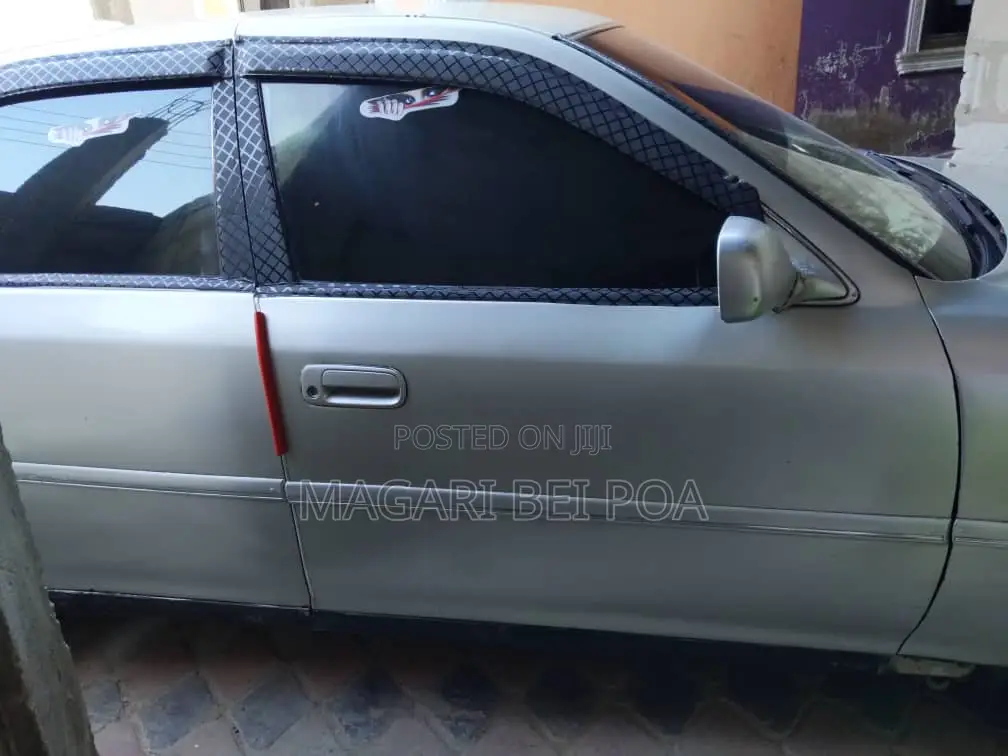 Toyota Cresta 2000 Silver