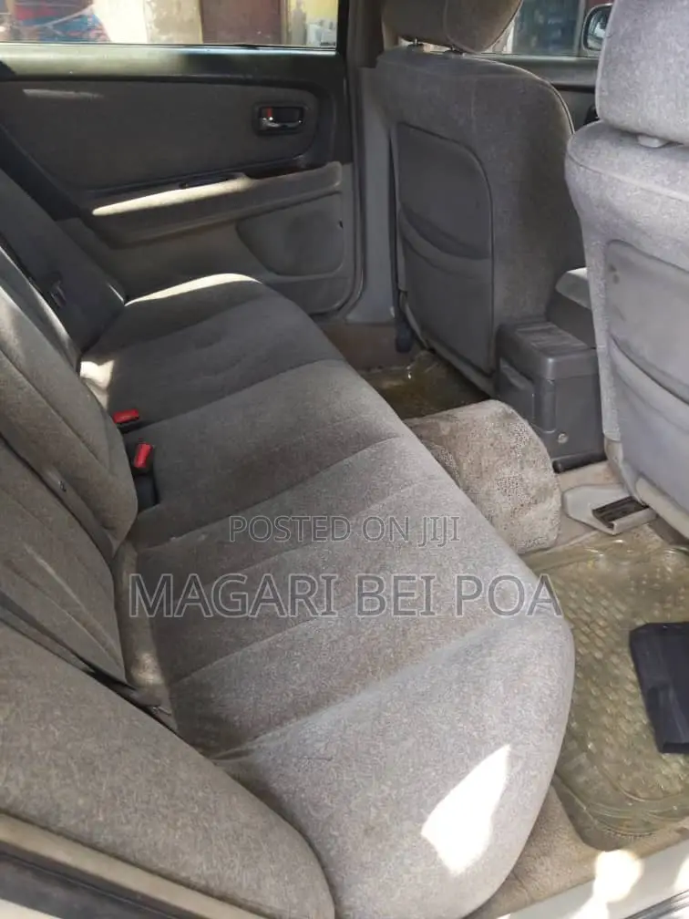 Toyota Cresta 2000 Silver