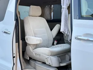 Toyota Alphard 2.4 Petrol AWD 2006 White