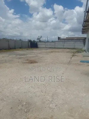 Warehouse With Yard