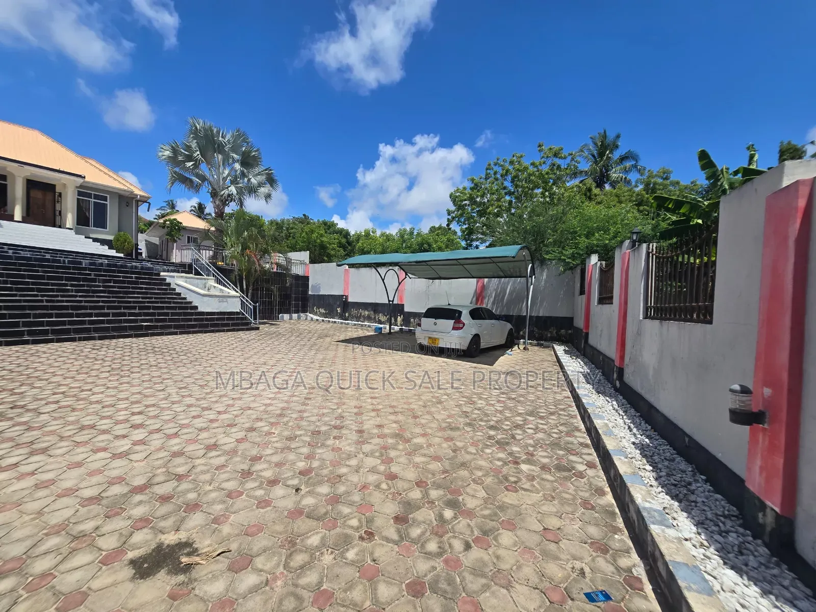 3bdrm House in Salasala Kinzudi, Kunduchi for sale