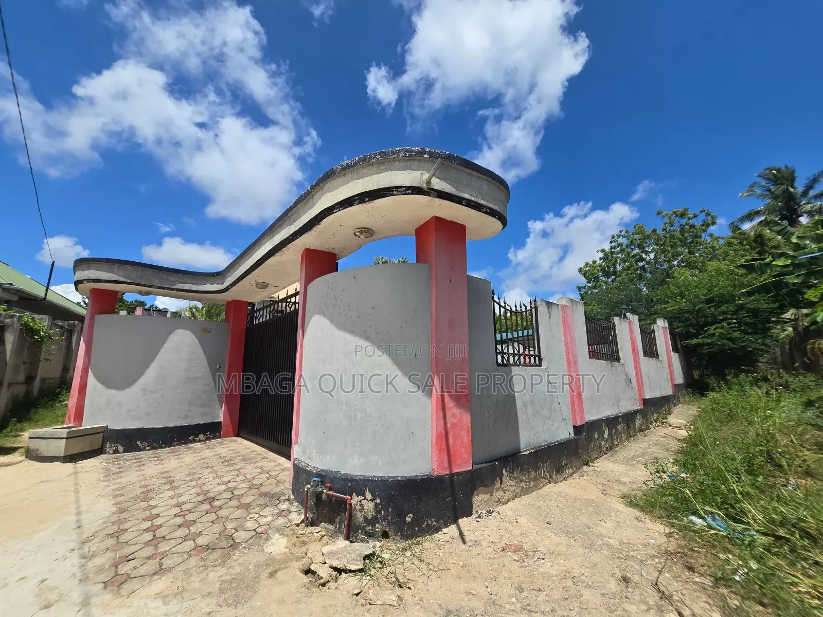 3bdrm House in Salasala Kinzudi, Kunduchi for sale