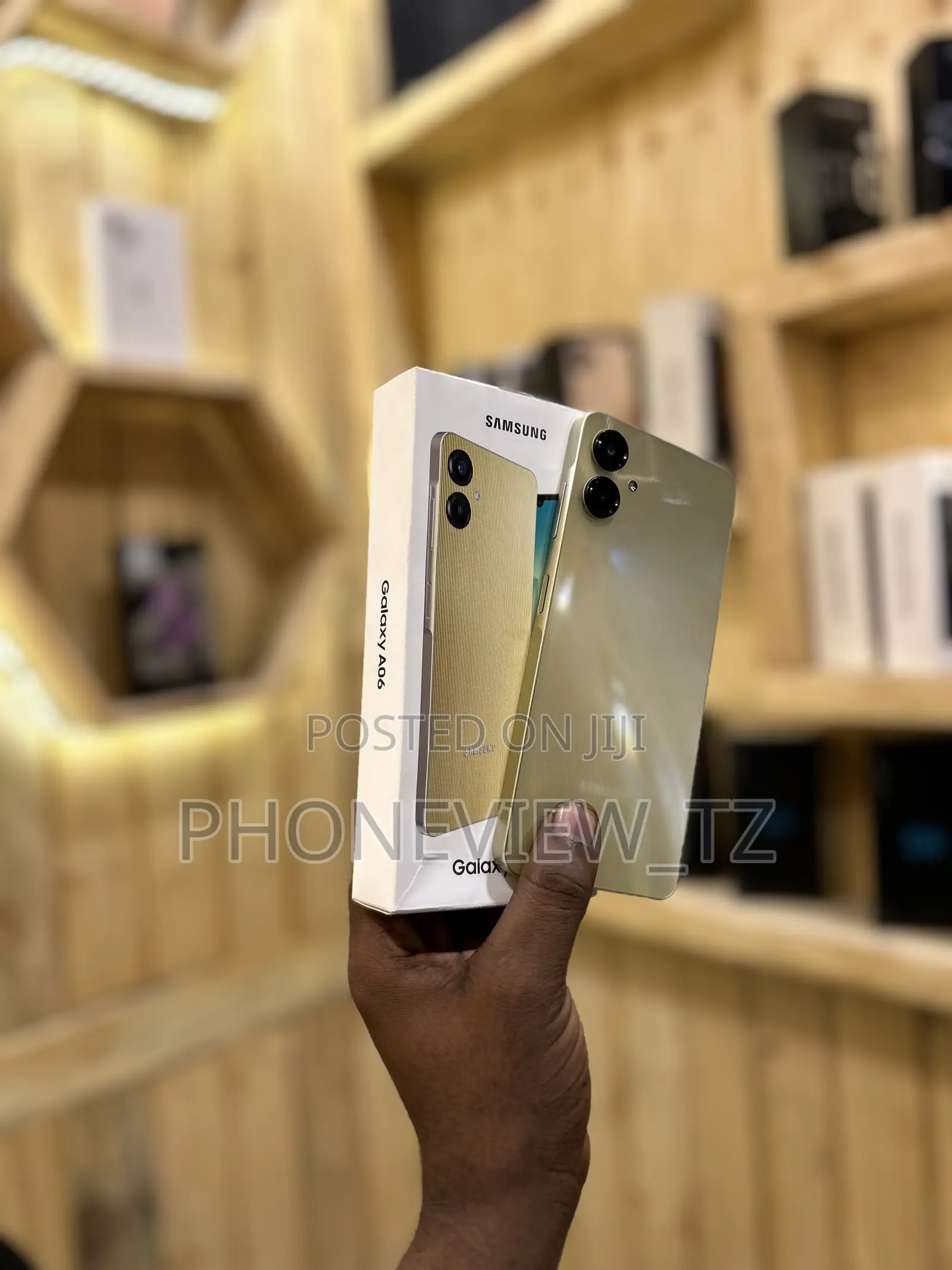 New Samsung Galaxy A06 128 GB Gold
