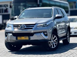 Toyota Fortuner 2.8 D AWD 2017 Silver