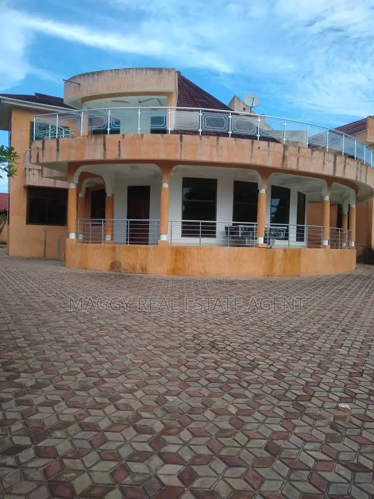 9bdrm House in Bunju Beach for rent