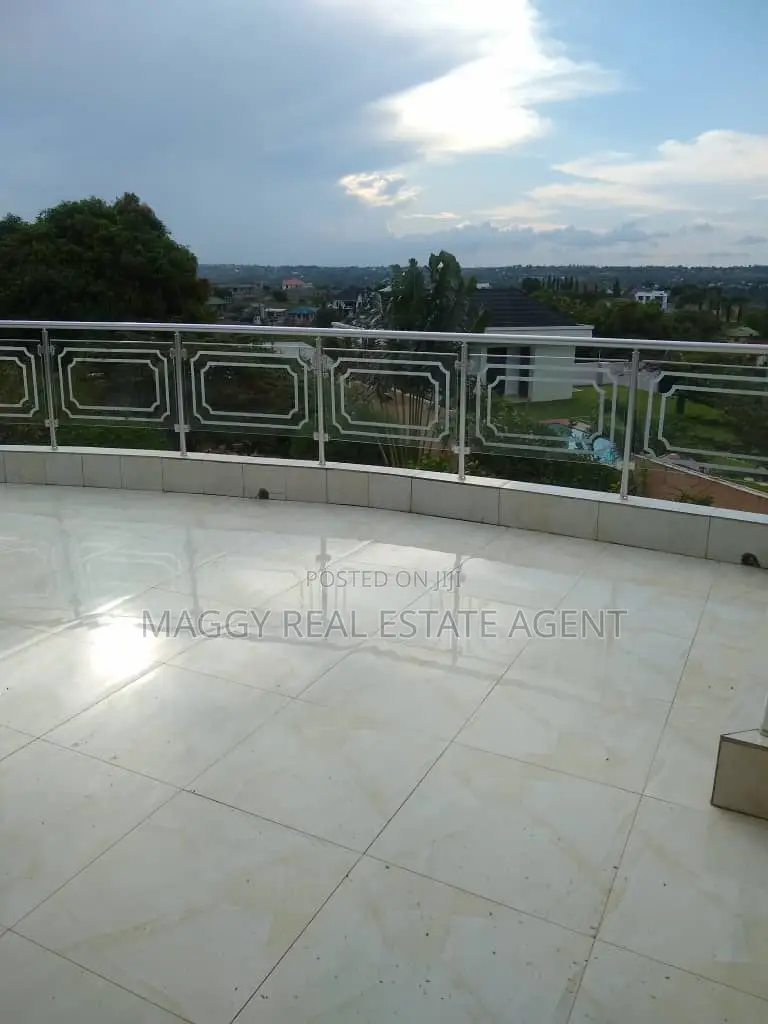 9bdrm House in Bunju Beach for rent