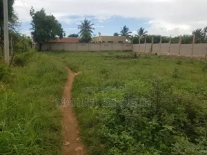 A Big Residential Plot at Wazo Kontena for Sale.